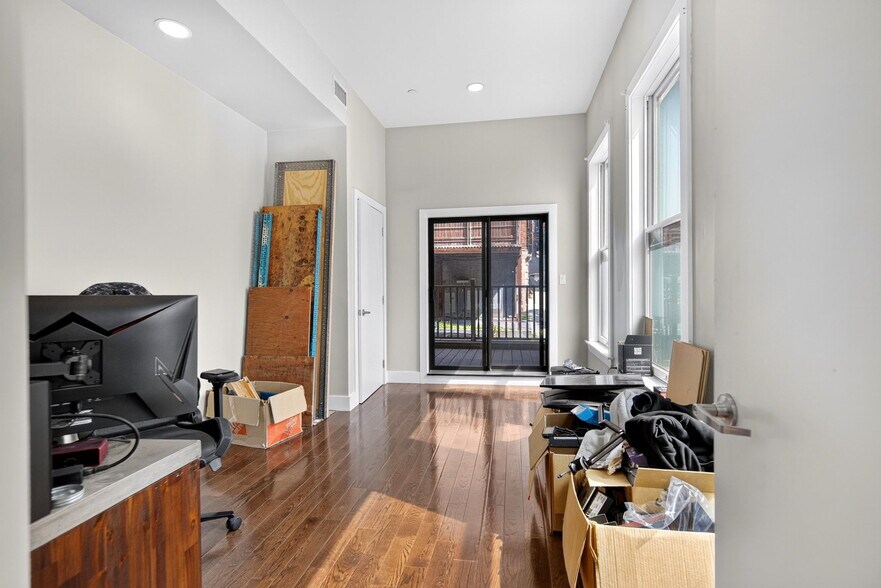 More Photos Of 83 Beaver St, Albany Apartments For Sale