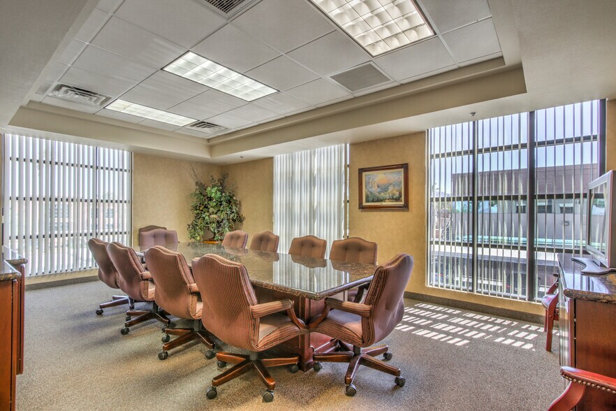 More Photos Of 1349 Galleria Dr, Henderson Office Residential For Lease