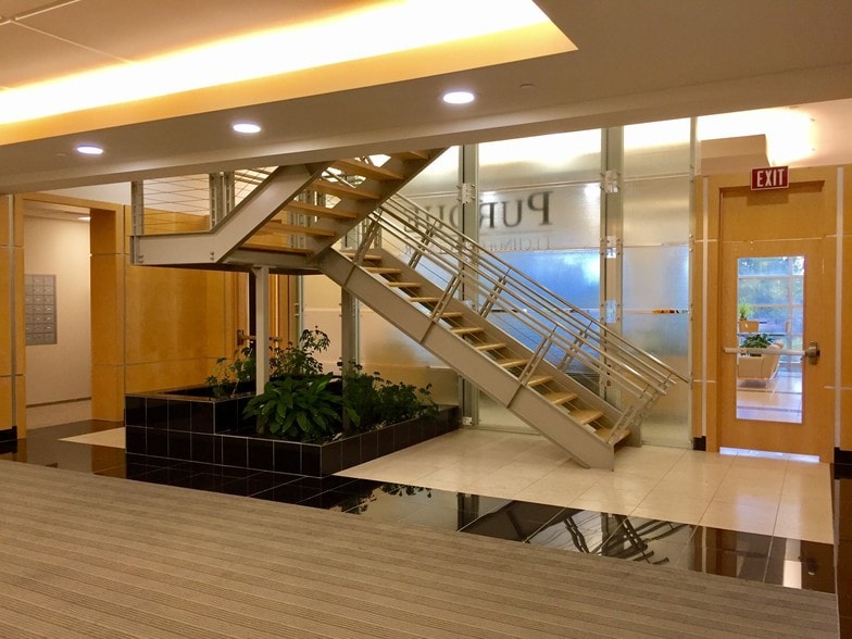 More Photos Of 9800 Connecticut St, Merrillville Office For Lease