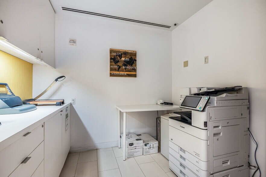 More Photos Of 1140 Avenue of the Americas, New York Coworking Space