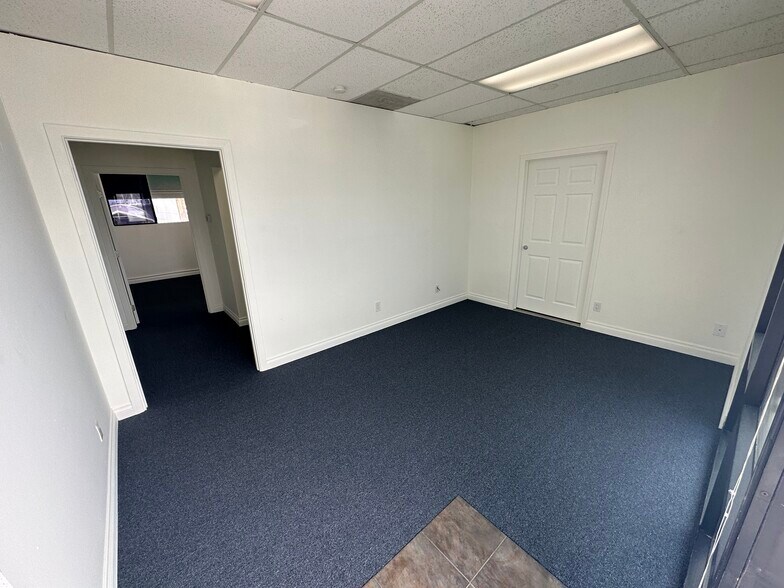 More Photos Of 2385 Shelter Island Dr, San Diego Office For Lease