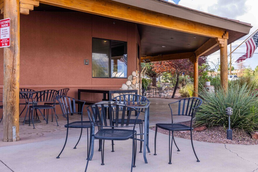 More Photos Of 677 E Mingus Ave, Cottonwood Loft Creative Space For Sale
