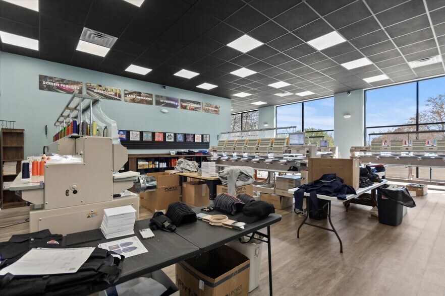 More Photos Of 102 Gin Oak Ct, Madison Freestanding For Sale