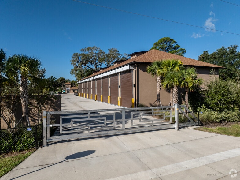 More Photos Of 1245 Canal St, New Smyrna Beach Self Storage For Lease