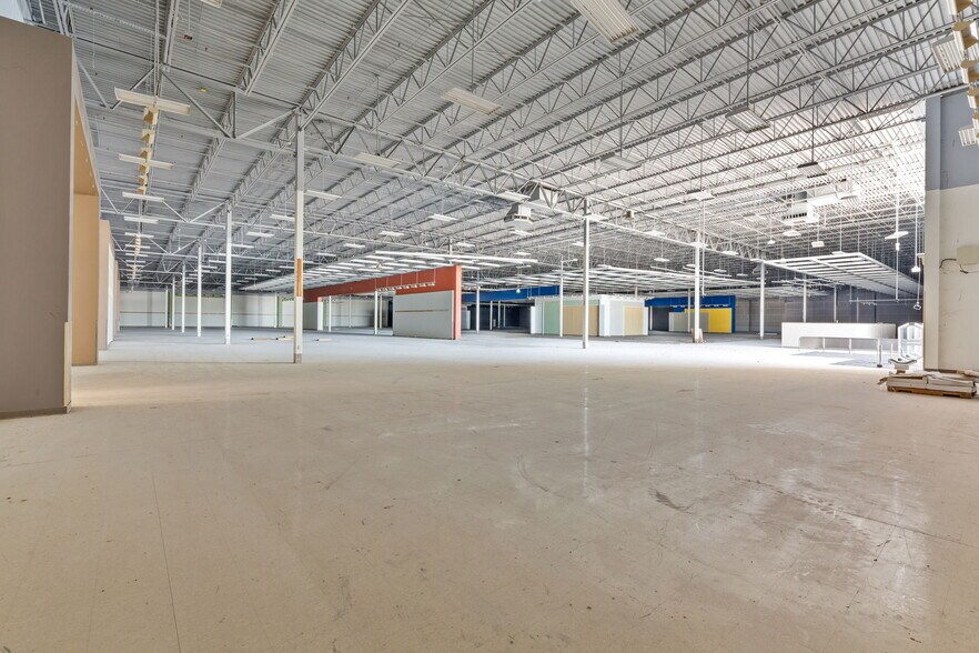 More Photos Of 12629 N Interstate 35, Austin Freestanding For Sale