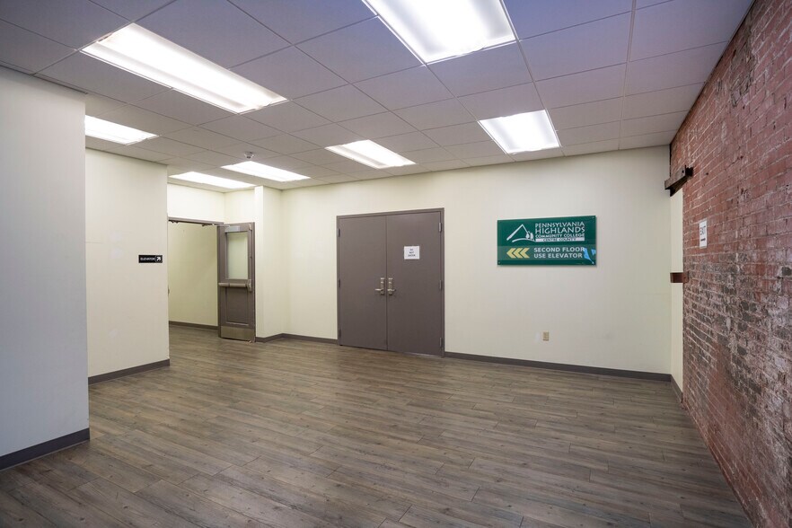More Photos Of 100-256 Match Factory Pl, Bellefonte Medical For Lease