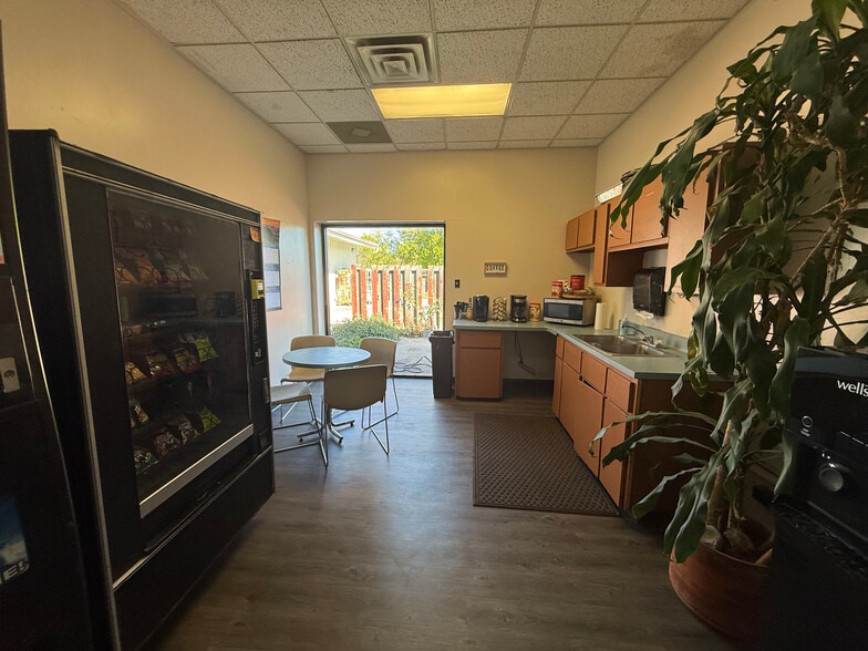 More Photos Of 1910 S Interstate 35, San Marcos Manufacturing For Sale