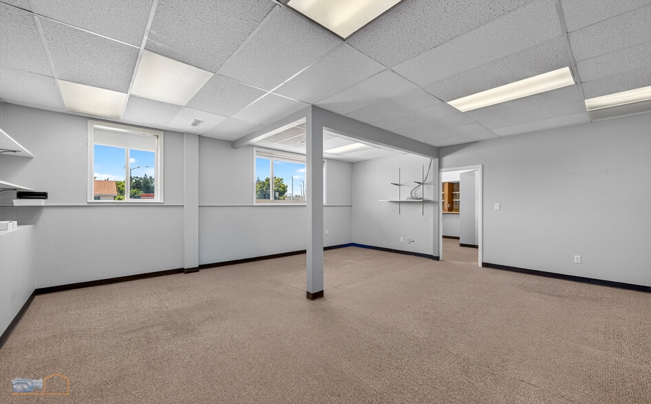 More Photos Of 2207-2209 9th St, Greeley Flex For Lease
