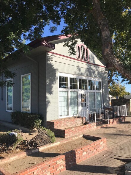 More Photos Of 5 E Yosemite Ave, Madera Office Residential For Sale