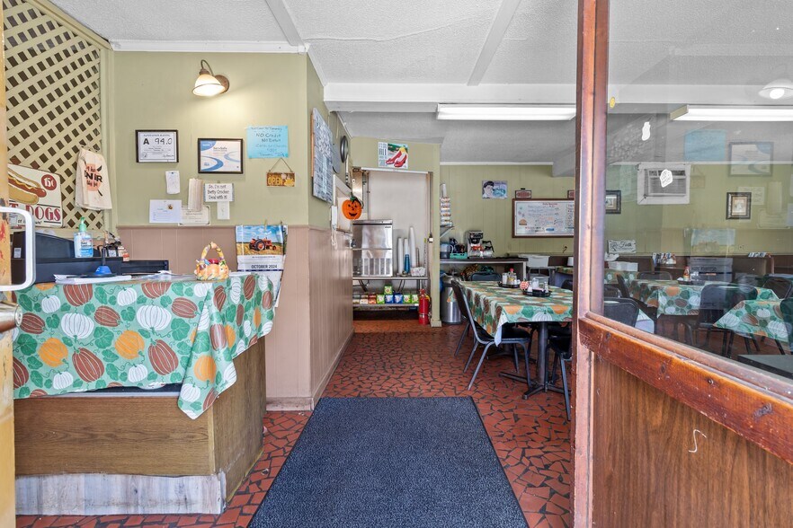 More Photos Of 1128 N Main St, Oakboro Restaurant For Sale