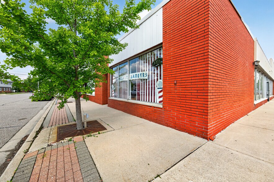More Photos Of 458 Main St, Belleville Storefront Retail Office For Sale
