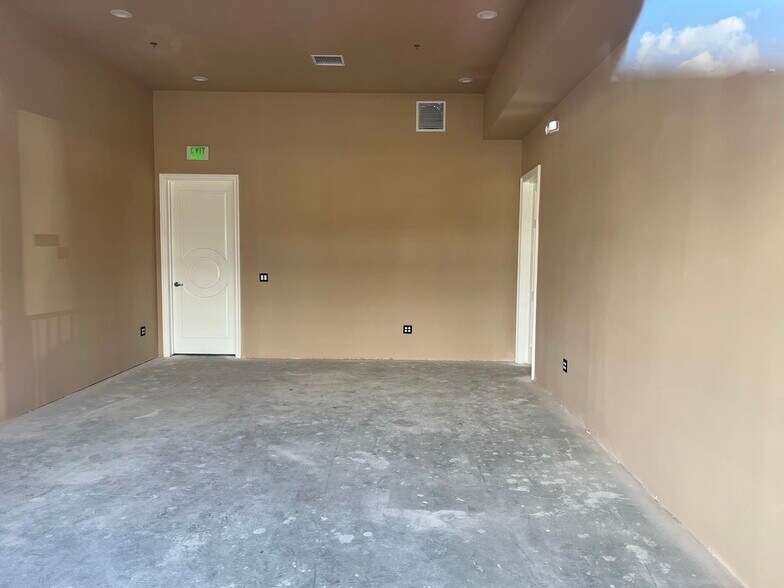 More Photos Of 9400 Valley Blvd, Rosemead Storefront For Lease