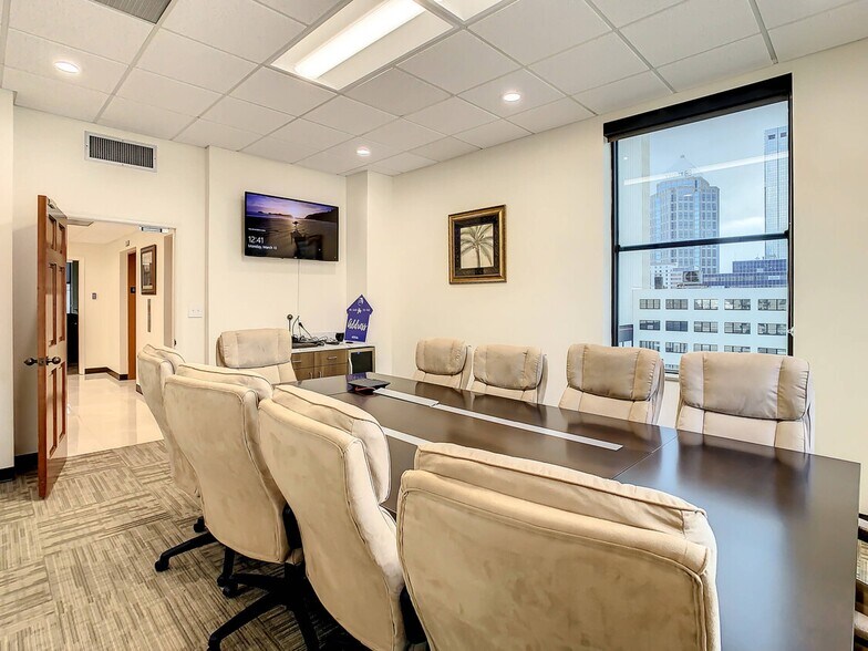 More Photos Of 707 N Franklin St, Tampa Office For Sale