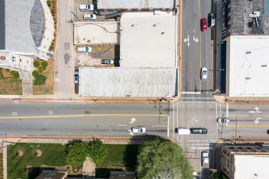 More Photos Of 1 N Congress St, York Storefront Retail Office For Lease