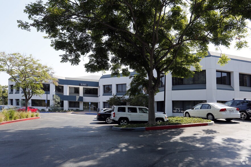 More Photos Of 31365 Oak Crest Dr, Westlake Village Office For Lease