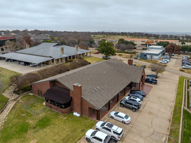 More Photos Of 4800 Bryant Irvin Ct, Fort Worth Office For Sale