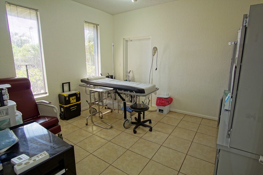 More Photos Of 1260 E Normandy Blvd, Deltona Medical For Lease