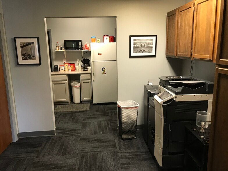 More Photos Of 3959 Fulton Grove Rd, Cincinnati Flex For Sale