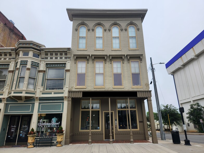 Primary Photo Of 446 E Main St, Bowling Green Office For Lease