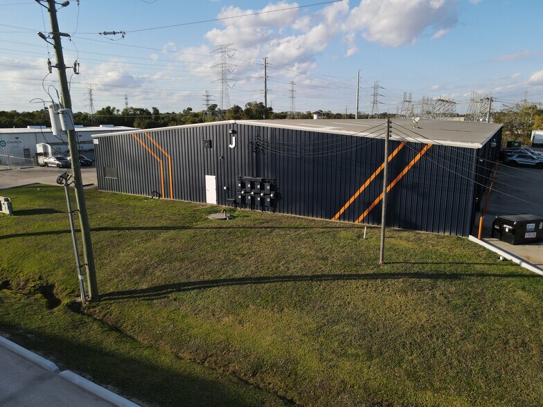 More Photos Of 2121 Brittmoore Rd, Houston Unknown For Lease