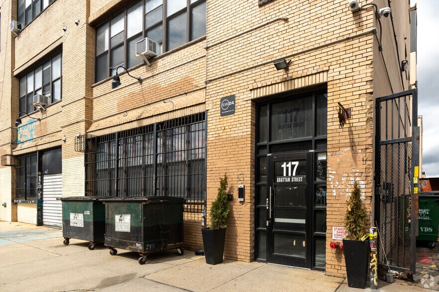 More Photos Of 117 Grattan St, Brooklyn Warehouse For Lease