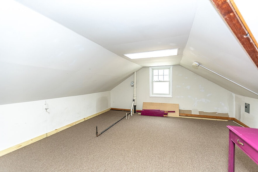 More Photos Of 404 Allegheny Ave, Towson Office For Sale