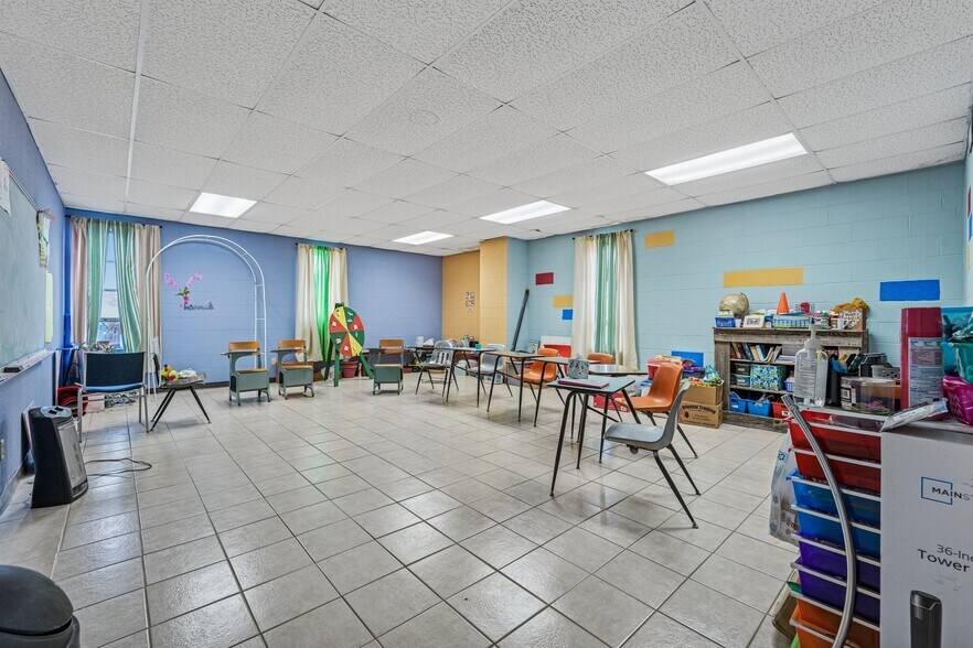 More Photos Of 1005 SW 4th St, Moore Religious Facility For Sale