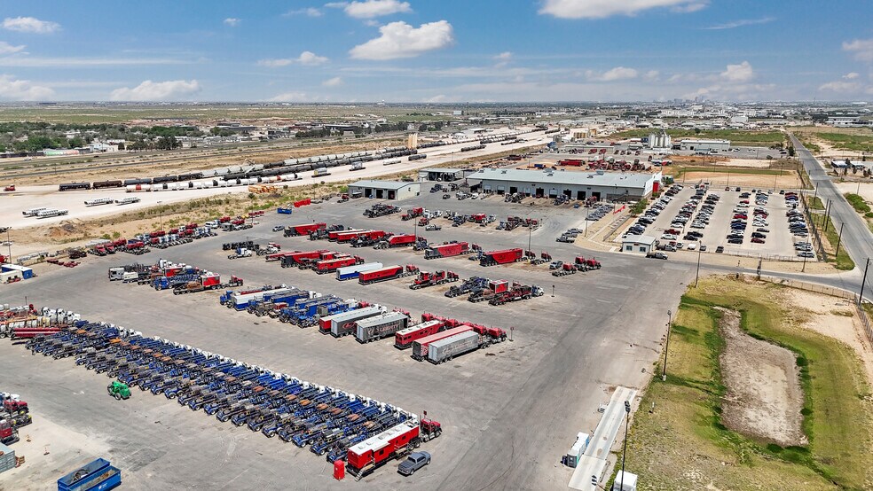 More Photos Of 7104 W County Road 116, Midland Warehouse For Lease