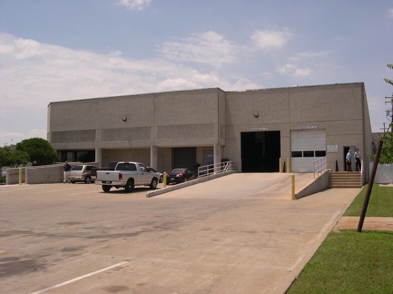 More Photos Of 1405 Avenue T, Grand Prairie Warehouse For Lease