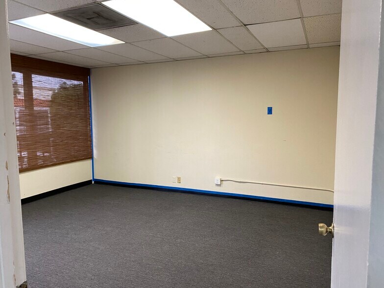 More Photos Of 1625 E 17th St, Santa Ana Office For Lease
