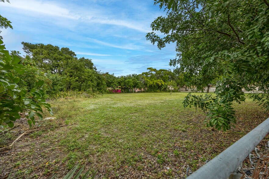 More Photos Of 731 SW 10th St, Pompano Beach Land For Sale