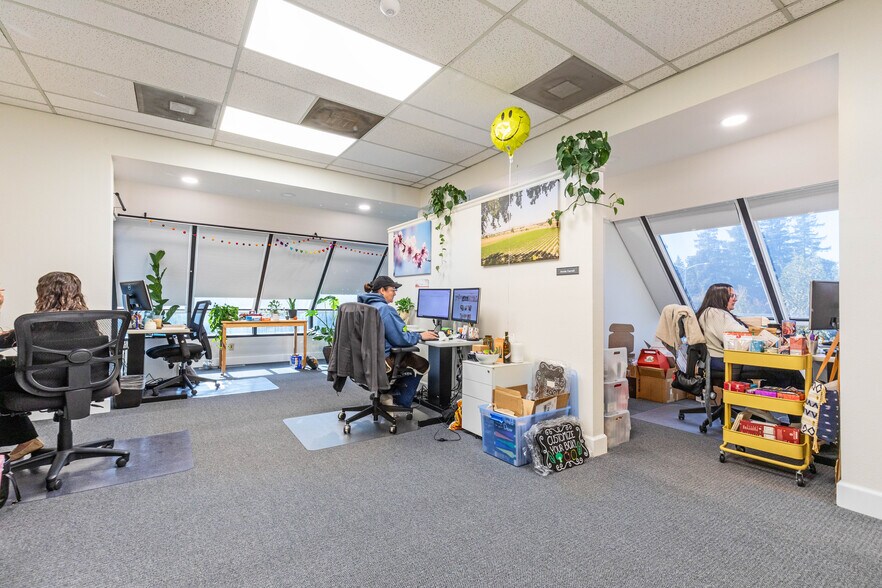 More Photos Of 3050 Beacon Blvd, West Sacramento Office For Sale