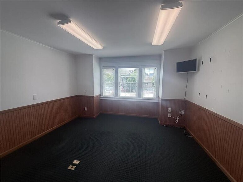 More Photos Of 1598 Union St, Schenectady Office For Lease