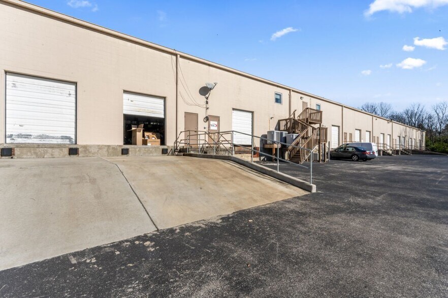 More Photos Of 2519-2535 Data Dr, Louisville Flex For Sale