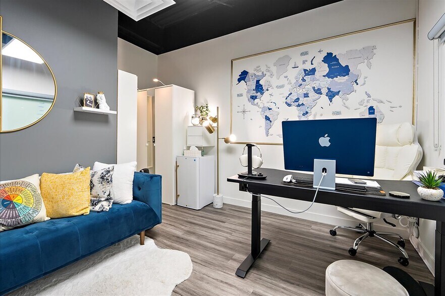 More Photos Of 9241-9249 50th St NW, Edmonton Showroom For Sale