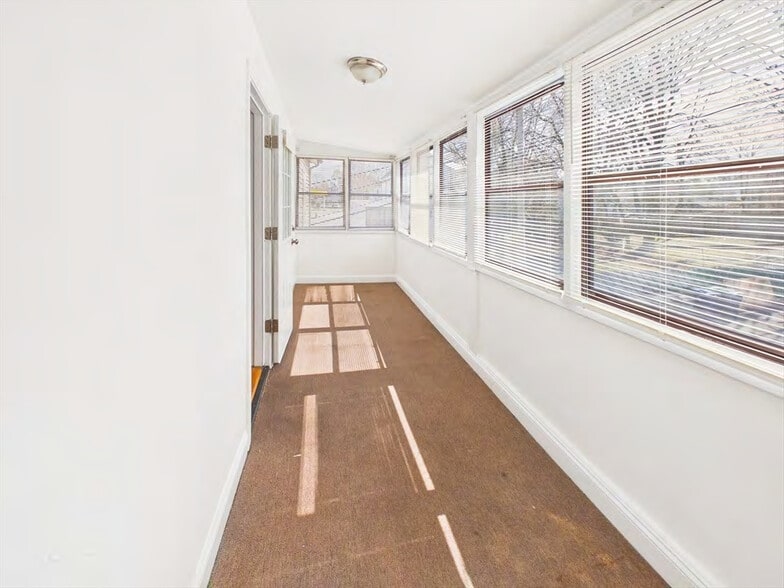 More Photos Of , Hyde Park Unknown For Sale