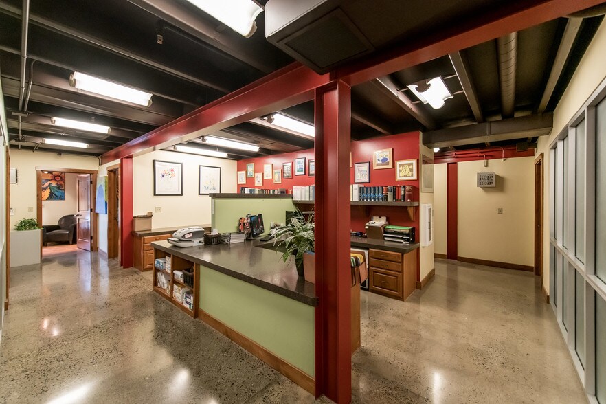 More Photos Of 907-911 Santa Fe Ave, Fresno Flex For Sale