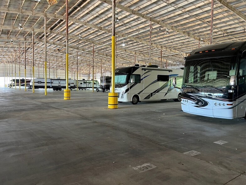 More Photos Of 1523 Midfield Industrial Blvd, Birmingham Distribution For Sale