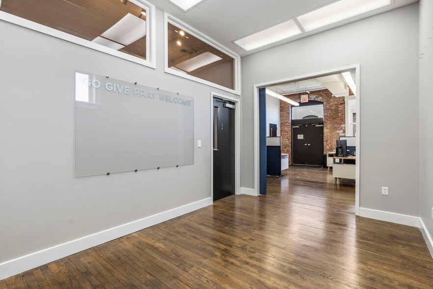 More Photos Of 429-431 N Boonville Ave, Springfield General Retail For Lease