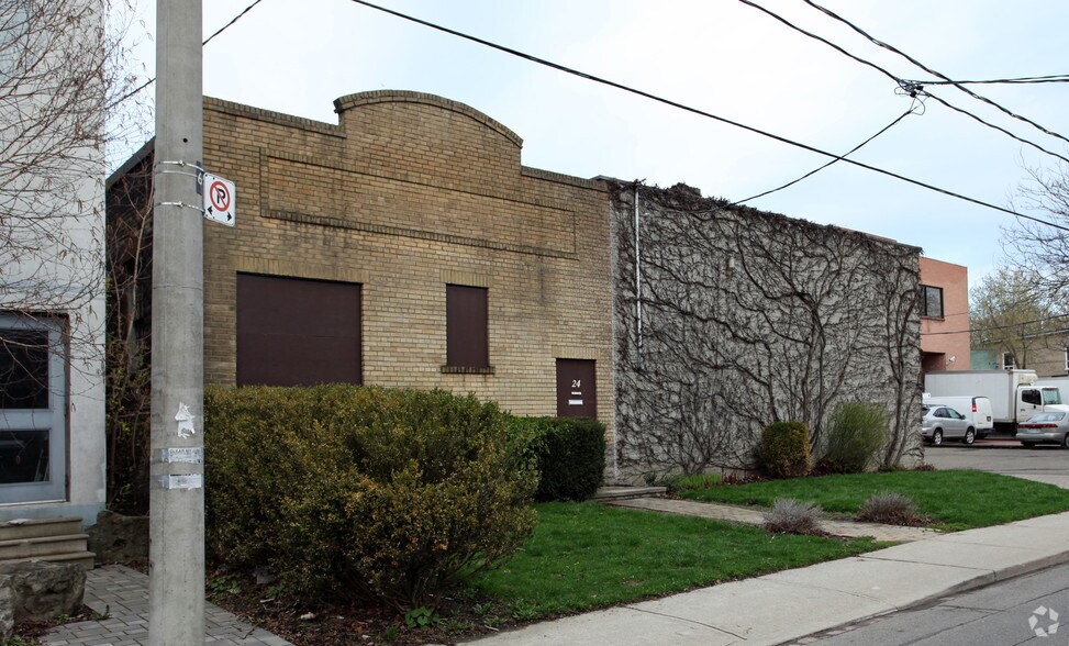More Photos Of 24 Mcgee St, Toronto Warehouse For Lease