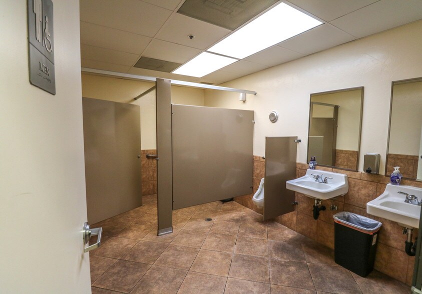 More Photos Of 8700 E Tanque Verde Rd, Tucson Office For Lease