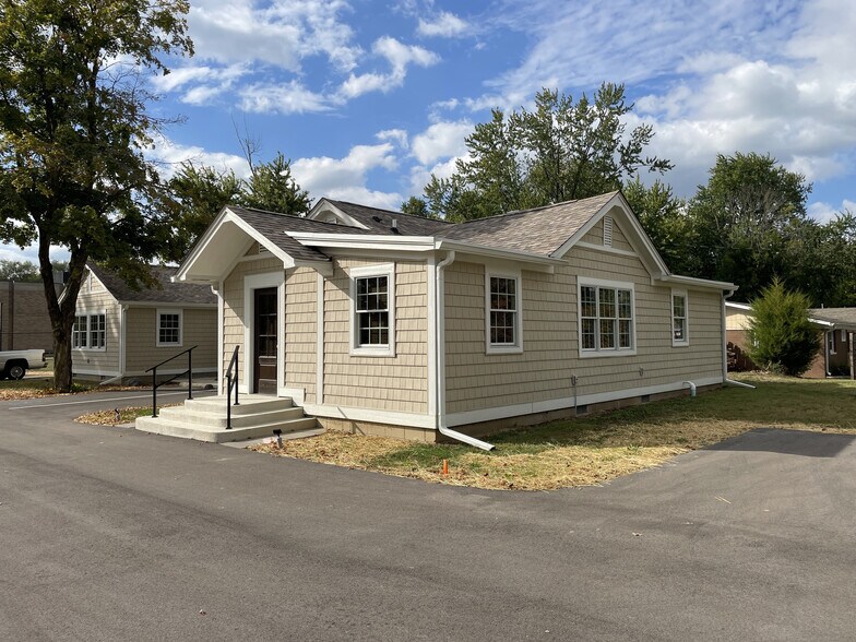 More Photos Of 10610 N Park Ave, Indianapolis Office For Lease