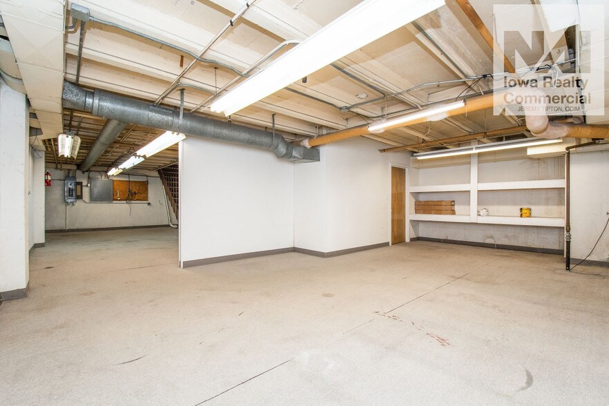 More Photos Of 115 30th Street Dr SE, Cedar Rapids Freestanding For Lease