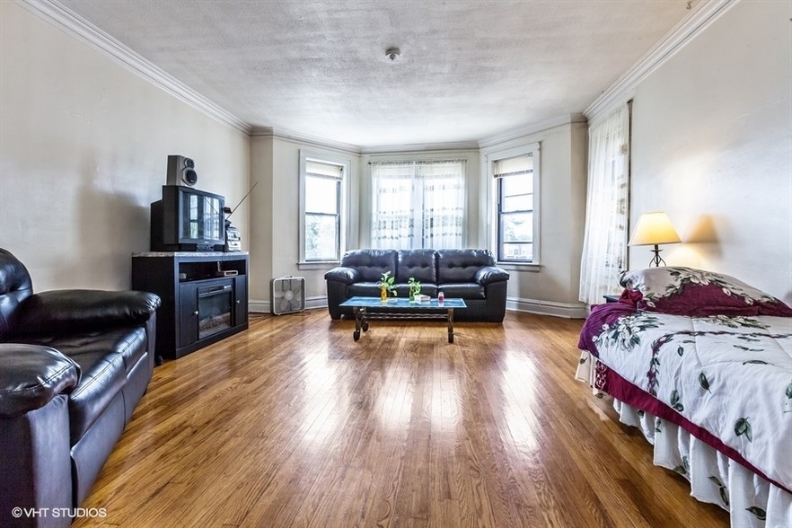 More Photos Of 7719 S Kingston Ave, Chicago Apartments For Sale