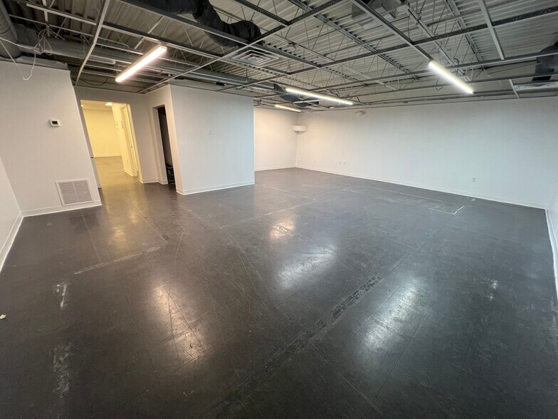 More Photos Of 1305 S Raccoon Rd, Youngstown Storefront Retail Office For Lease