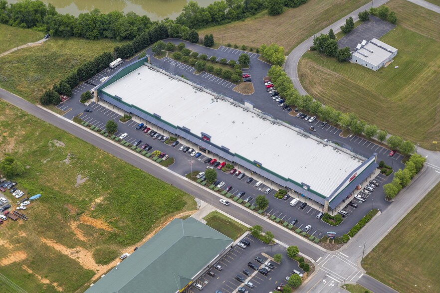 More Photos Of 2270 Two Rivers Blvd, Sevierville General Retail For Sale