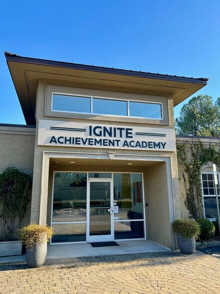 More Photos Of 6203 Carmel Rd, Charlotte Office For Sale