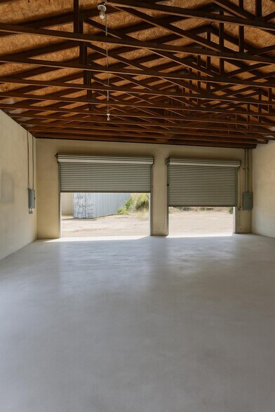 More Photos Of 200 W Prospect Rd, Oakland Park Freestanding For Sale