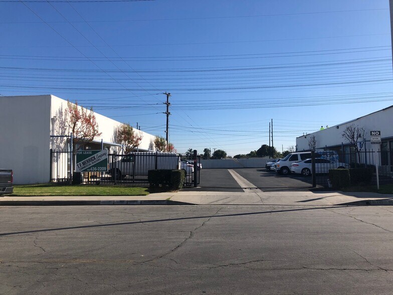 More Photos Of 16220-16228 Gundry Ave, Paramount Warehouse For Lease