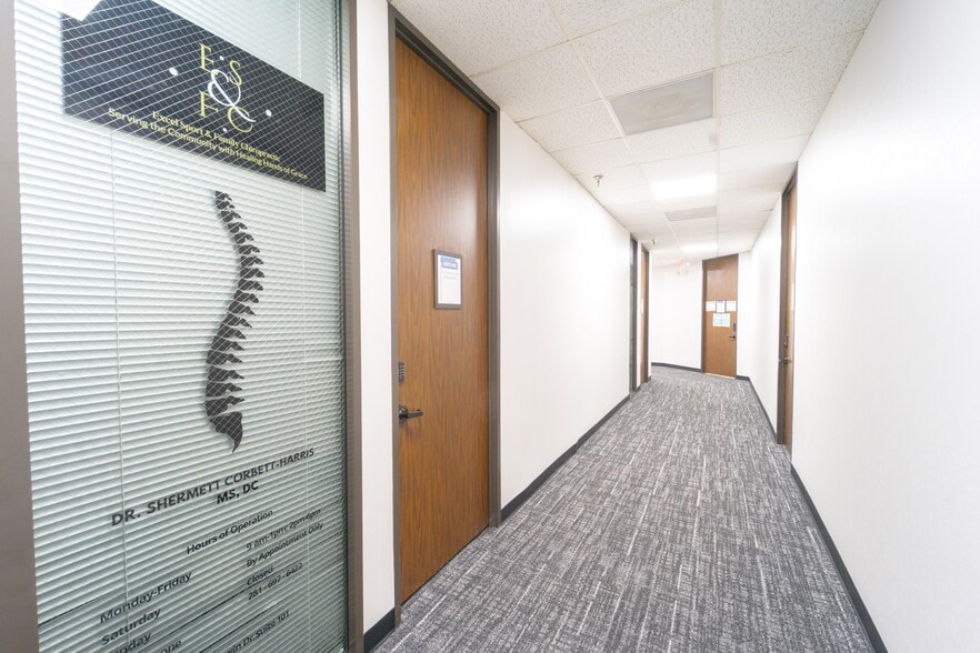 More Photos Of 7447 Harwin Dr, Houston Unknown For Lease